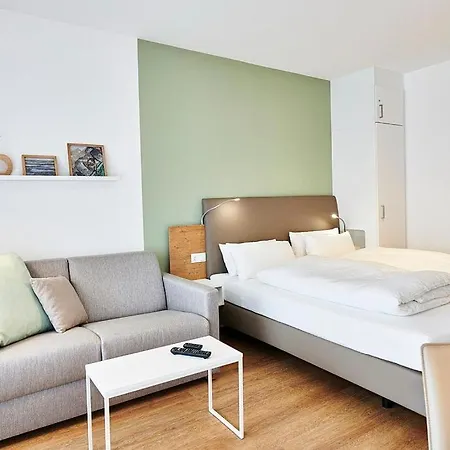 Deichhaeuser Anna Kueste Deichhaeuser Anna Kueste 2-12 * בנסרסיל